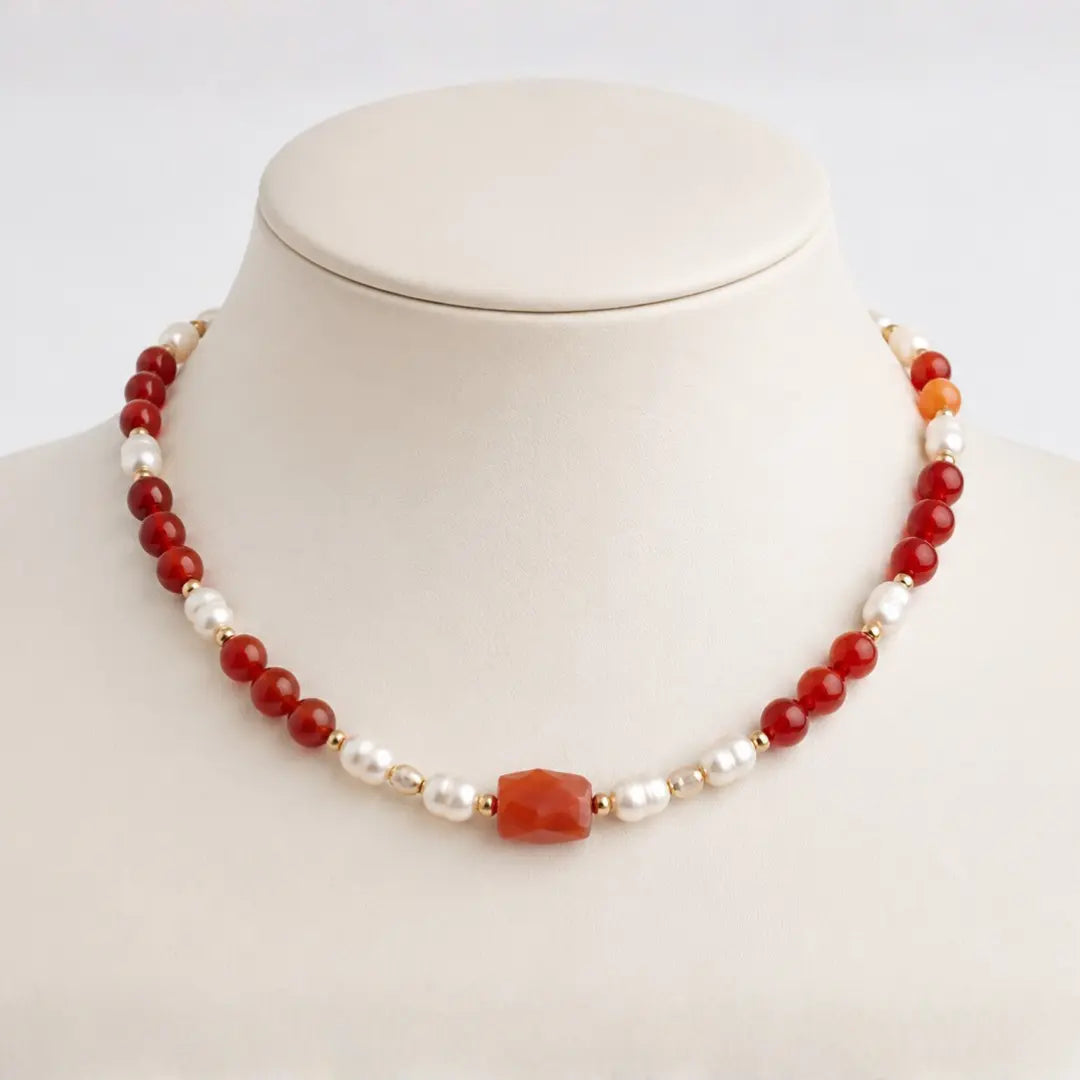 Ambar Solar Necklace