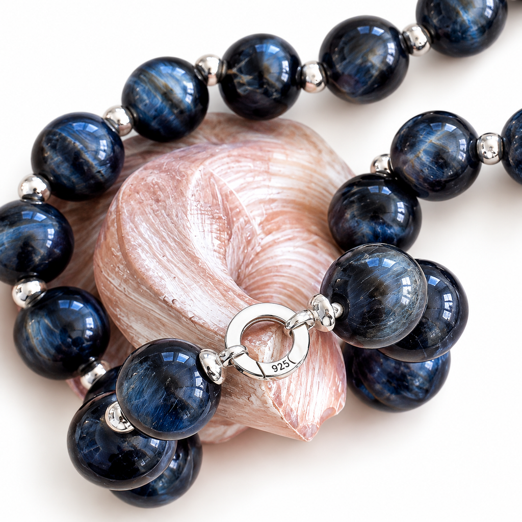 SAPPHIRE NOIR NECKLACE